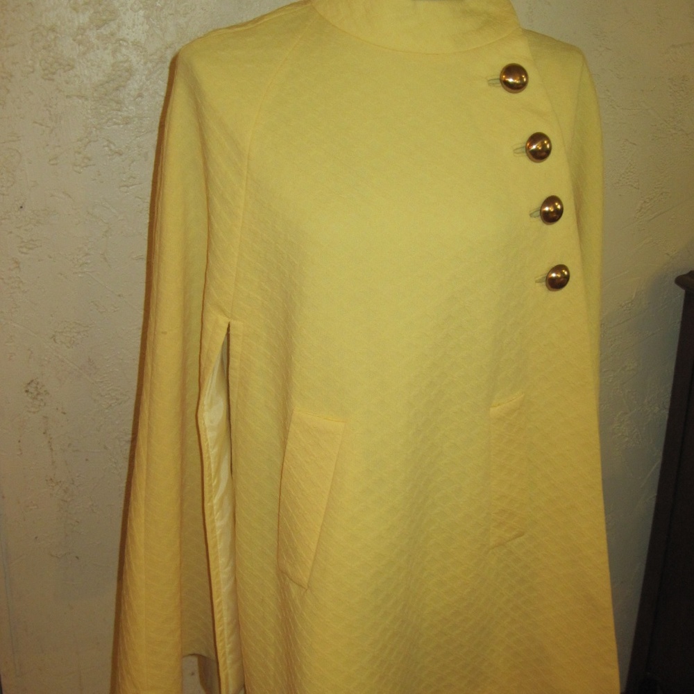 Bright Yellow Waffle Fabric Vintage Cape One Size - Picture 4 of 6